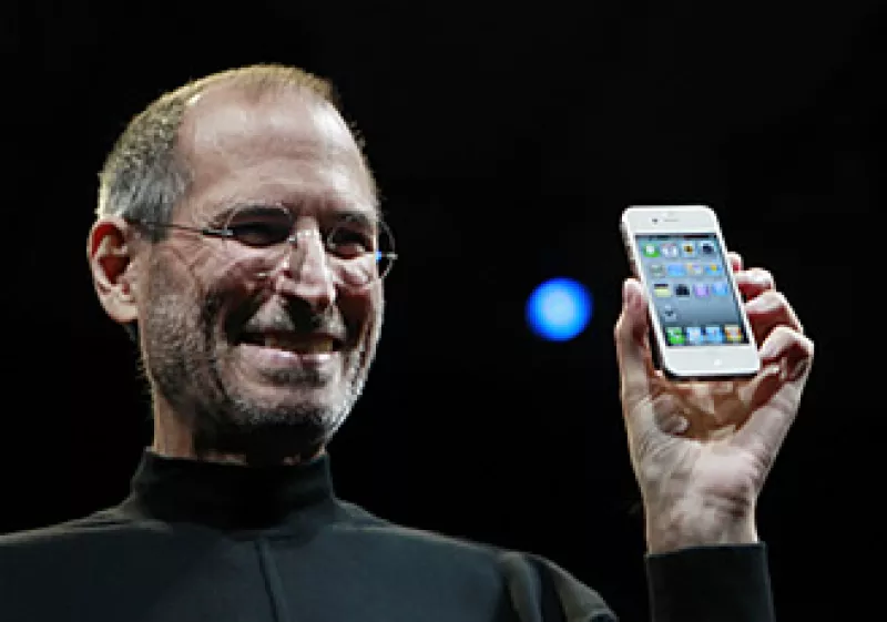 Apple ha sabido construir una constante fuente de ingresos gracias a su base de consumidores leales. (Foto: AP)