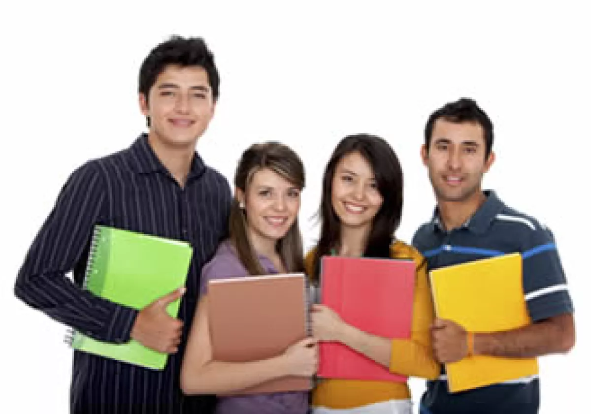Una mejor y más amplia educación aumenta las posibilidades de un trabajo mejor remunerado, advierten los expertos. (Foto: Photos To Go)