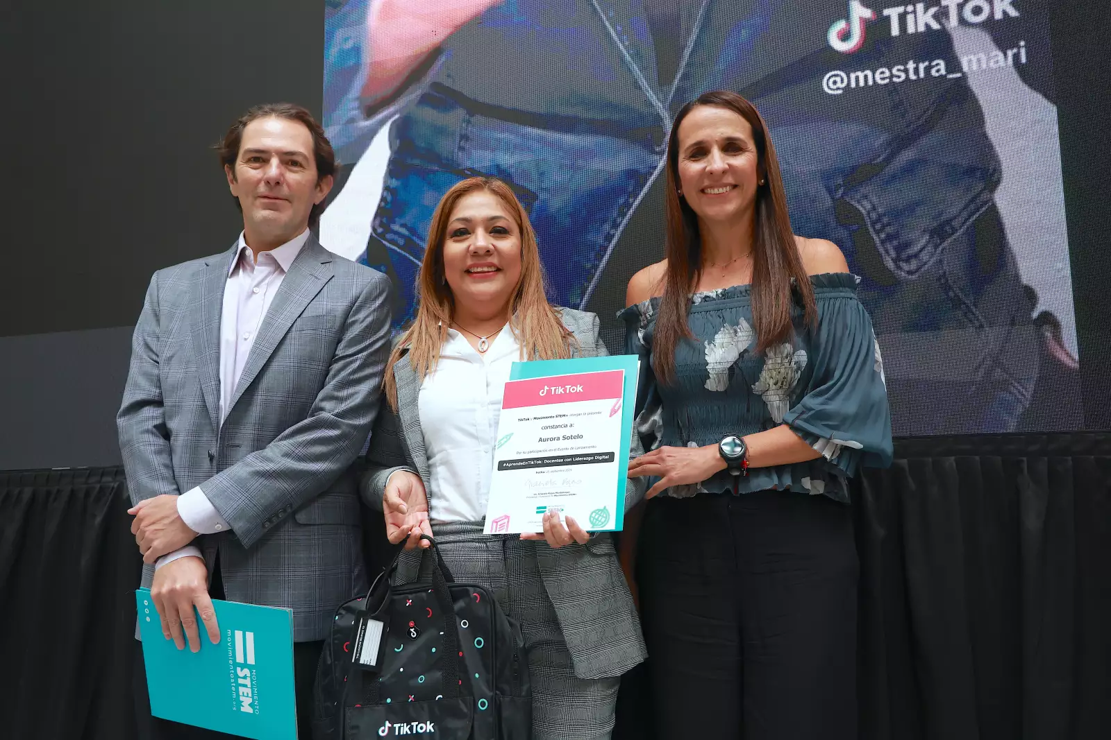 Edgar Rodríguez, Aurora Sotelo y Grace Rojas 