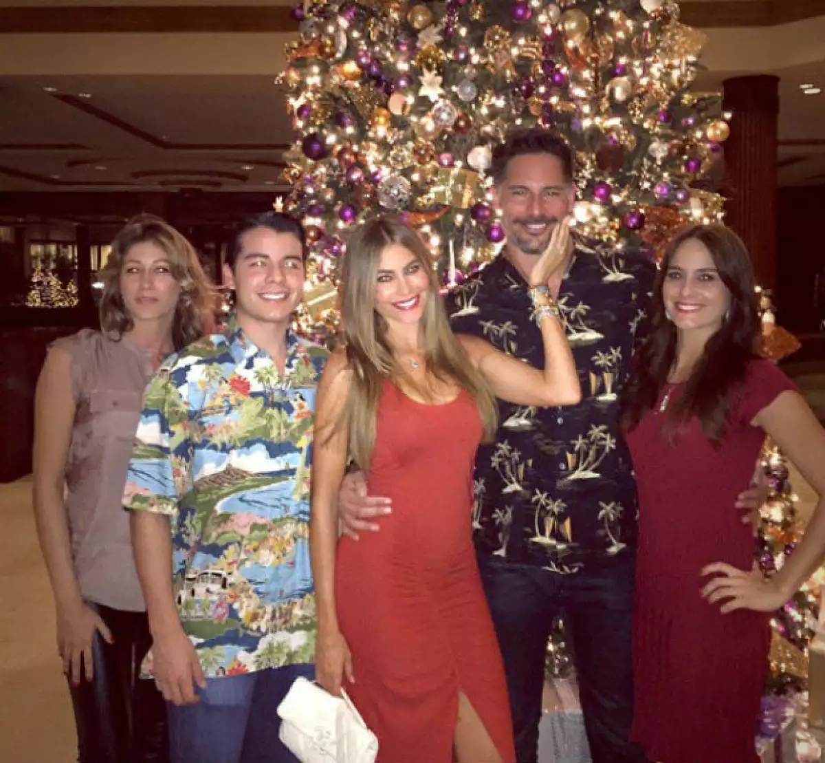 La actriz pasó la Navidad en Hawai al lado de su prometido y familia.