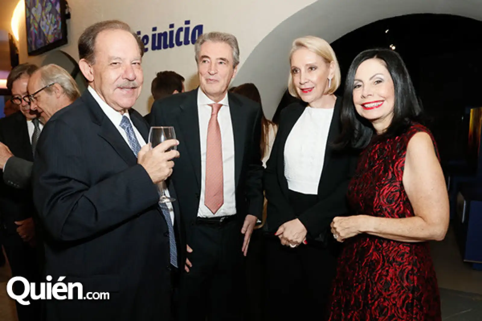 Carlos y Patricia Autrey con Jorge y Elvira Sevilla