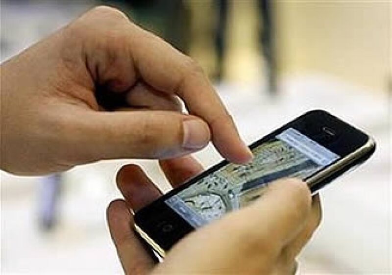 Apple vendió 5.2 millones de iPhones, frente a los 268 millones de teléfonos que todos los fabricantes vendieron en el mundo. (Foto: Reuters)