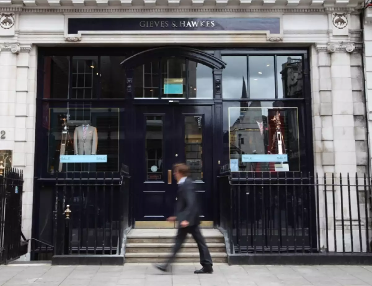 Gives and Hawkes está localizado en Savile Row.