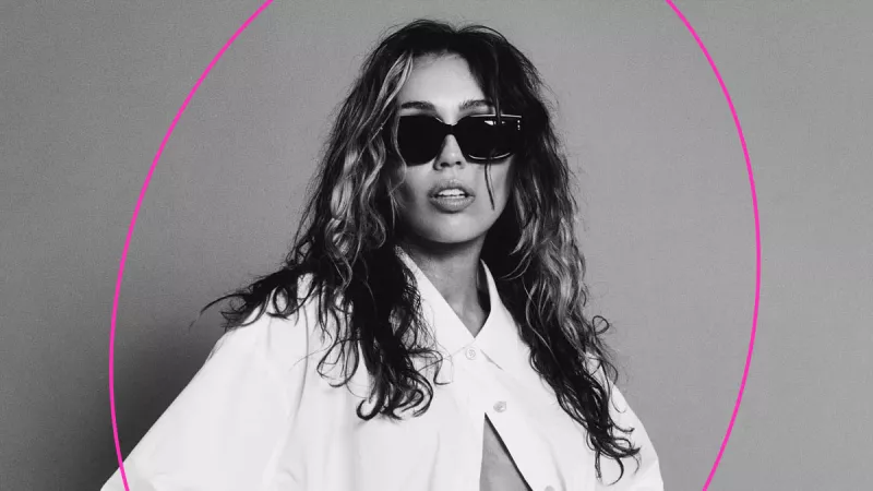 Miley Cyrus eligió estrenar "Used To Be Young" por tres importantes razones, dos de ellas tienen que ver con Liam Hemsworth.