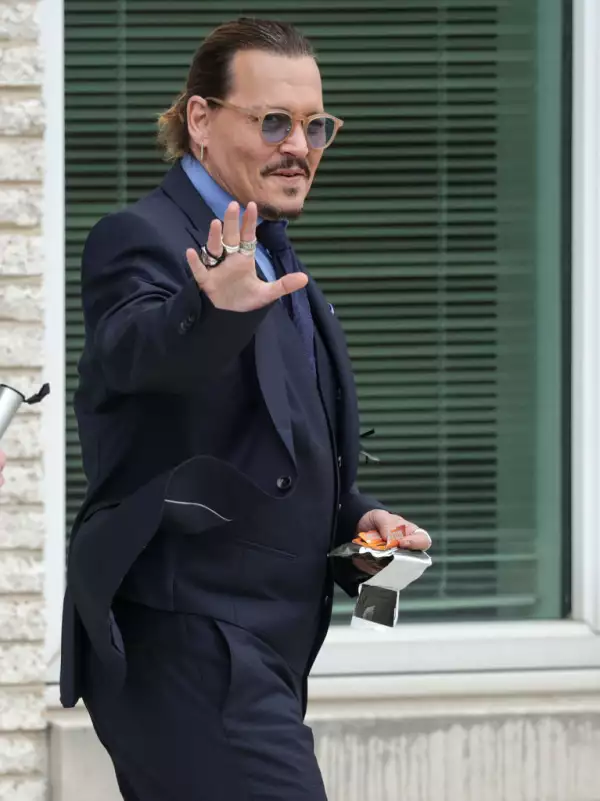 johnny-depp-seguira-amparo