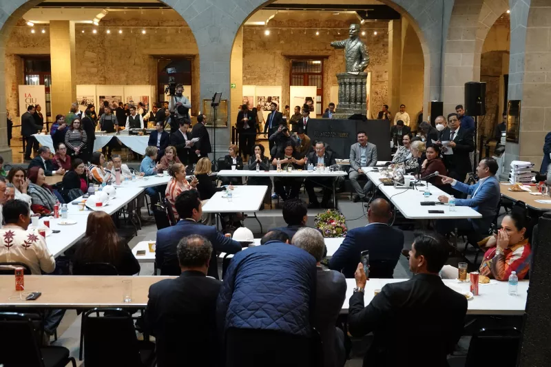 Aspectos de la sesión ordinaria en la sede alterna de Xicoténcatl.