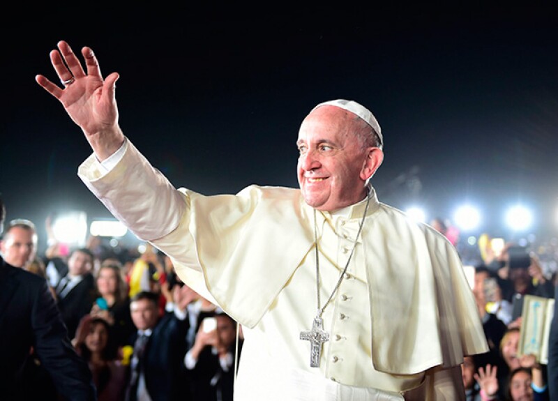 El Papa Francisco se saltó los protocolos en una inesperada visita a la Pontificia Comisión para América Latina.