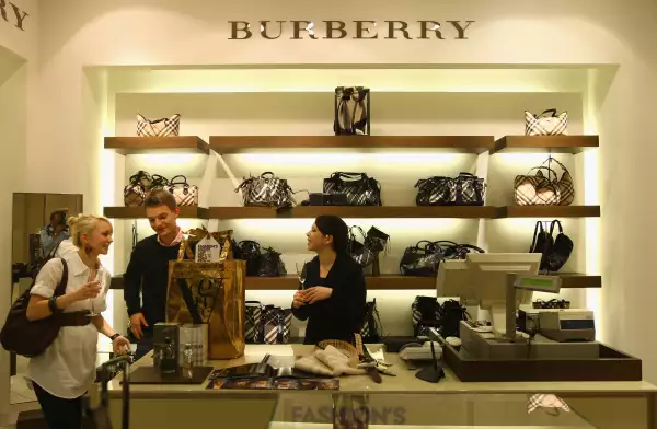 burberry-empleados