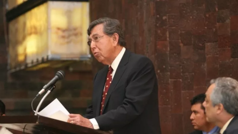 cardenas da un discurso