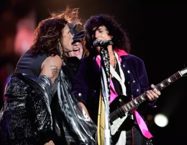 Aerosmith cantó por más de dos horas ante más de 45 mil fans mexicanos de todas las generaciones.