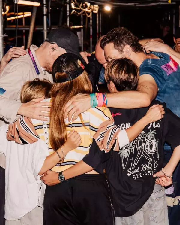 shakira-con-sus-hijos-en-concierto-coldplay.jpg