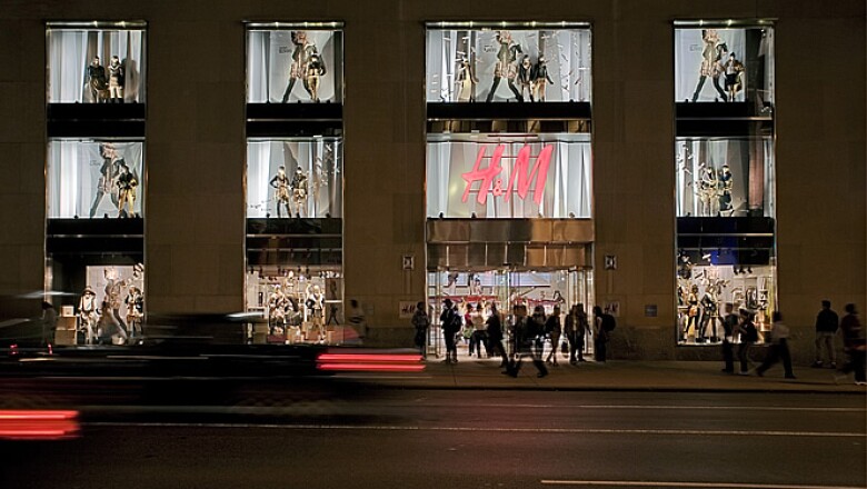 La cadena H&M anunció que llegará a territorio nacional en otoño de 2012, al Centro Comercial Santa Fé, al poniente de la Ciudad de México. En la imagen podemos ver una de sus tiendas en la Gran Manzana.