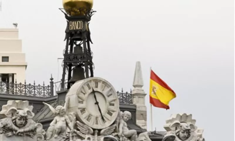 Los expertos aseguran que los bancos españoles necesitan entre 75,000 y 100,000 mde. (Foto: Reuters)