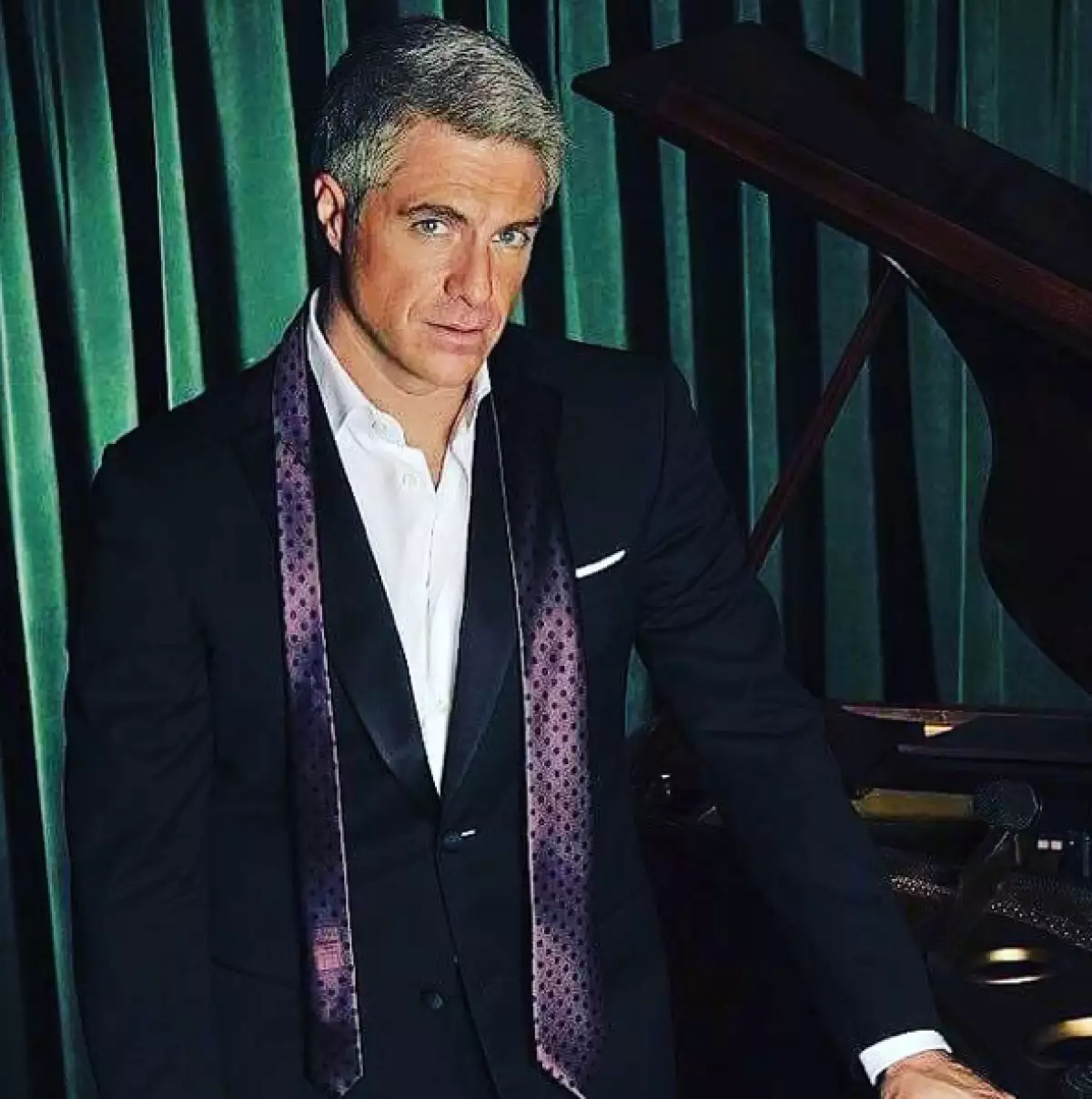El cantante y actor habló este martes durante la transmisión del programa matutino sobre la noticia de que dejaba el show y contó por qué cree que comenzaron los rumores.