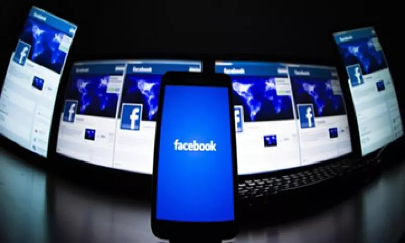 Los ingresos de Facebook por publicidad móvil crecieron en 75% en el segundo trimestre del año.  (Foto: Reuters)