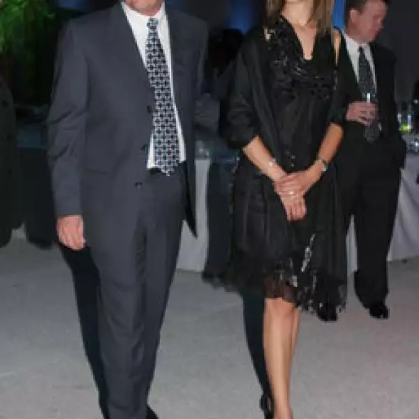 César Loza, Mónica de Loza