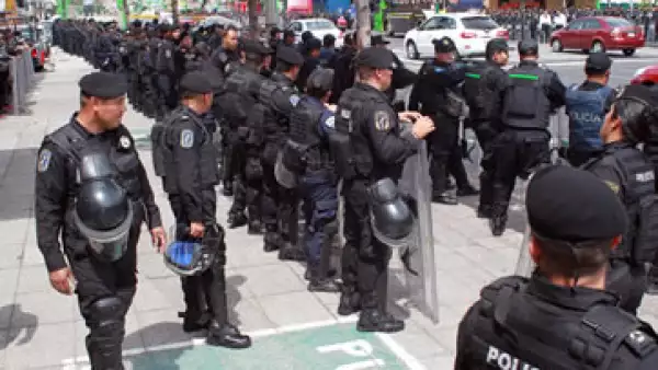 La institución con la menor confianza de la población es la policía de tránsito, seguida de la policía preventiva municipal y la policía estatal. (Foto: Notimex)