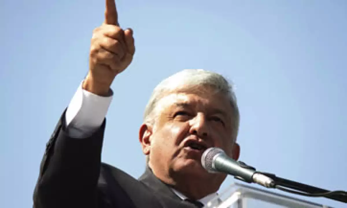 El dirigente de Morena critica en un spot la compra del avión presidencial. (Foto: Getty Images)
