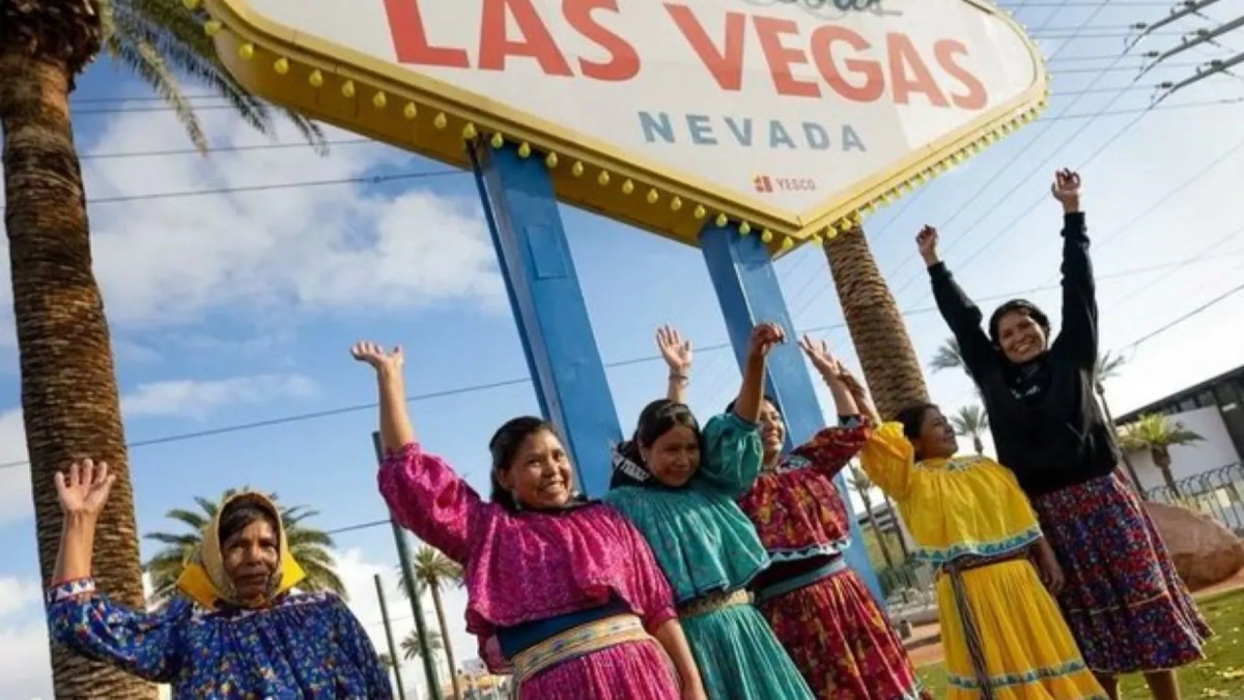 Mujeres rarámuri completan carrera de 540 km en Las Vegas