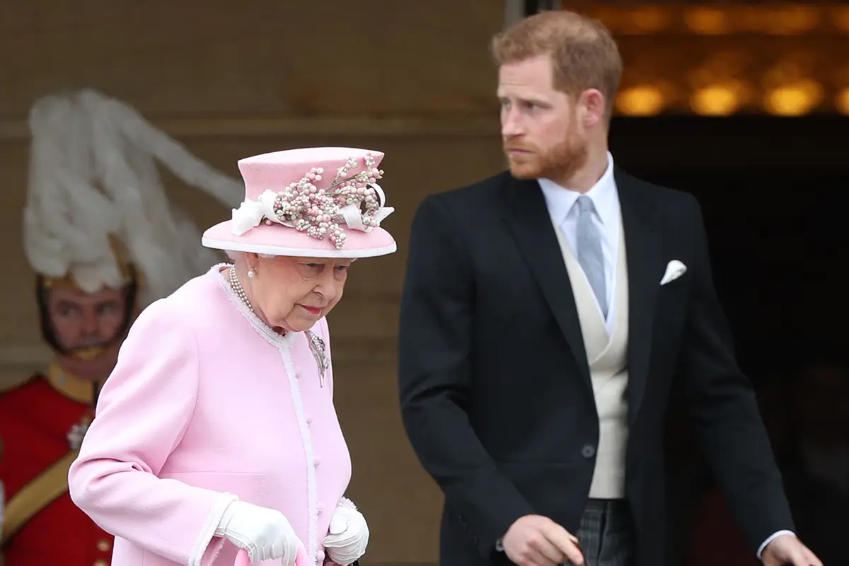 The Queen Hosts Garden Party At Buckingham Palace