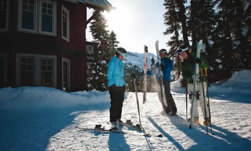 También podrás deslizarte en las montañas Whistler y Blackcomb o en Revelstoke Mountain Resort,  el nuevo centro de esquí que tiene la pendiente más pronunciada en Norteamérica.