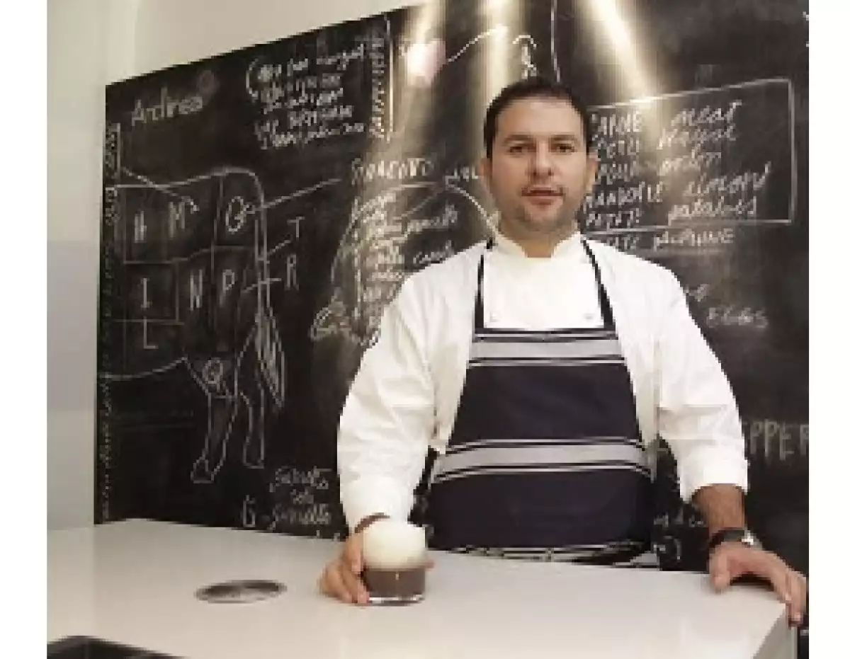 El mexicano fue el primer ganador de la terna `Cocina de Autor´ de los Premios al Mérito Restaurantero, organizados por la CANIRAC. ¿Qué más ha logrado este experto?, descúbrelo.