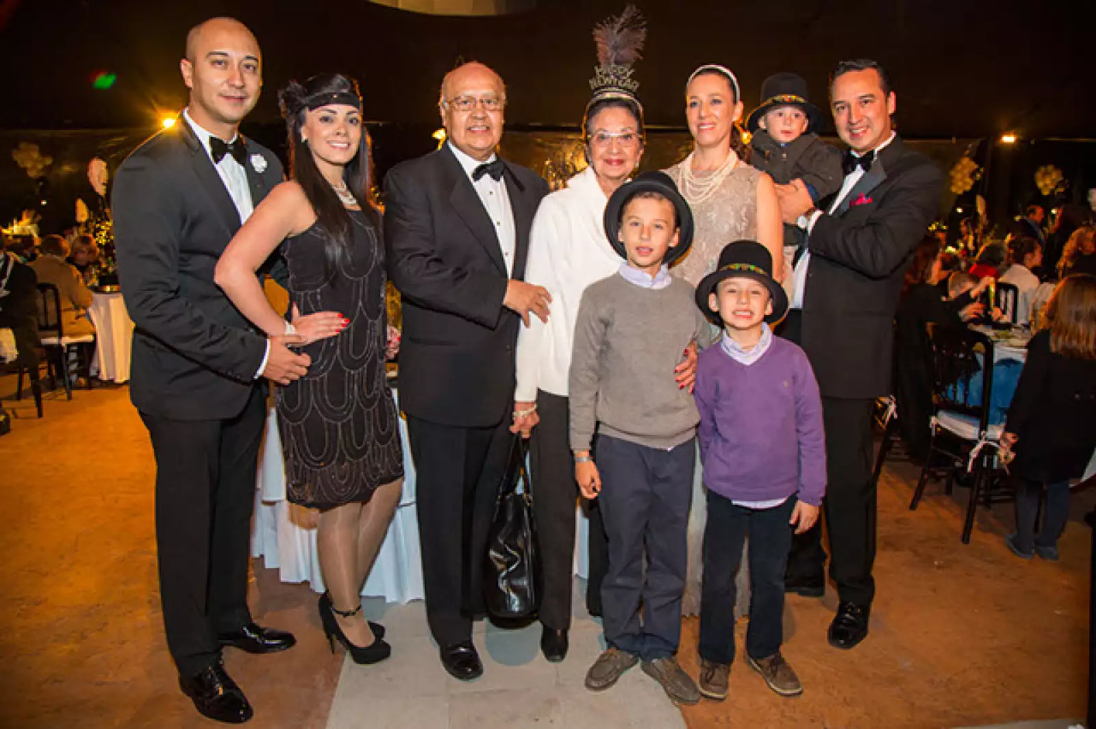 Gonzalo Salazar,Rubí Rodríguez,Gonzalo Salazar Bernal,Guadalupe Jiménez de Salazar,Constancio Salazar,con los niños Andrés,Alonso,y Rodrigo Salazar