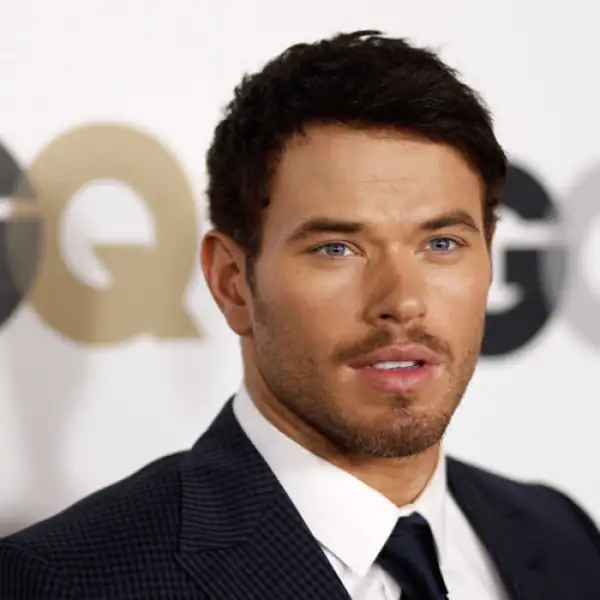 Kellan Lutz en la premiación del Hombre del Año de GQ.