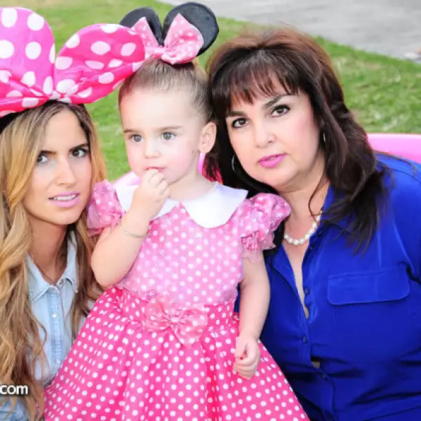 Ana Paola Luque, Valentina Barrera y Gabriela de Luque