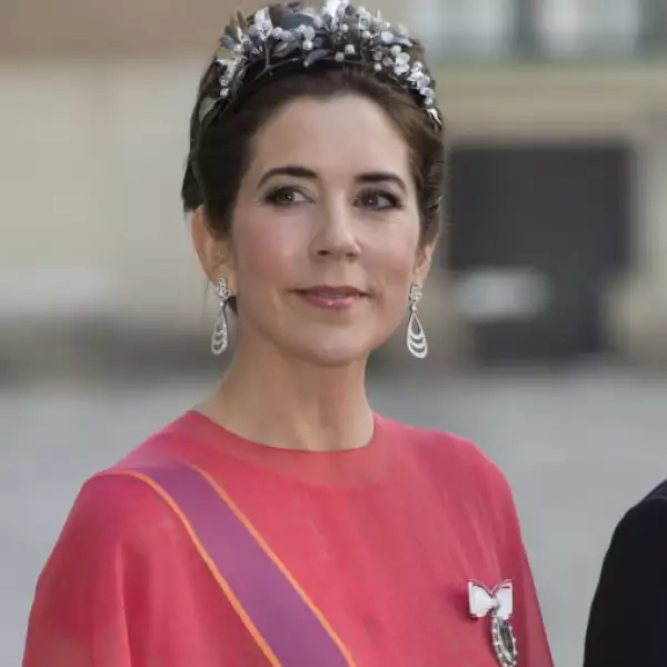 Bling Bling de ensueño! Su joyería, la cual se conforma en gran parte por coronas es un sueño hecho realidad.