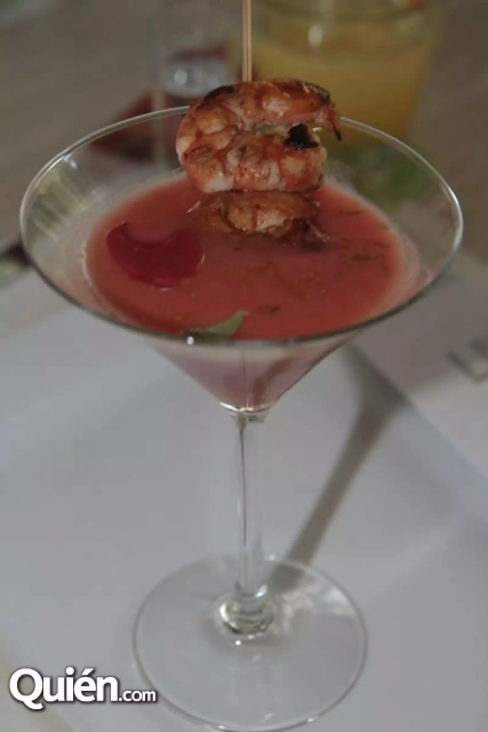 Martini de tomate y camaron