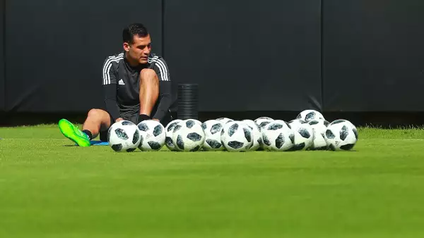 Rafa Márquez recibe emotiva visita en la concentración de la Selección 