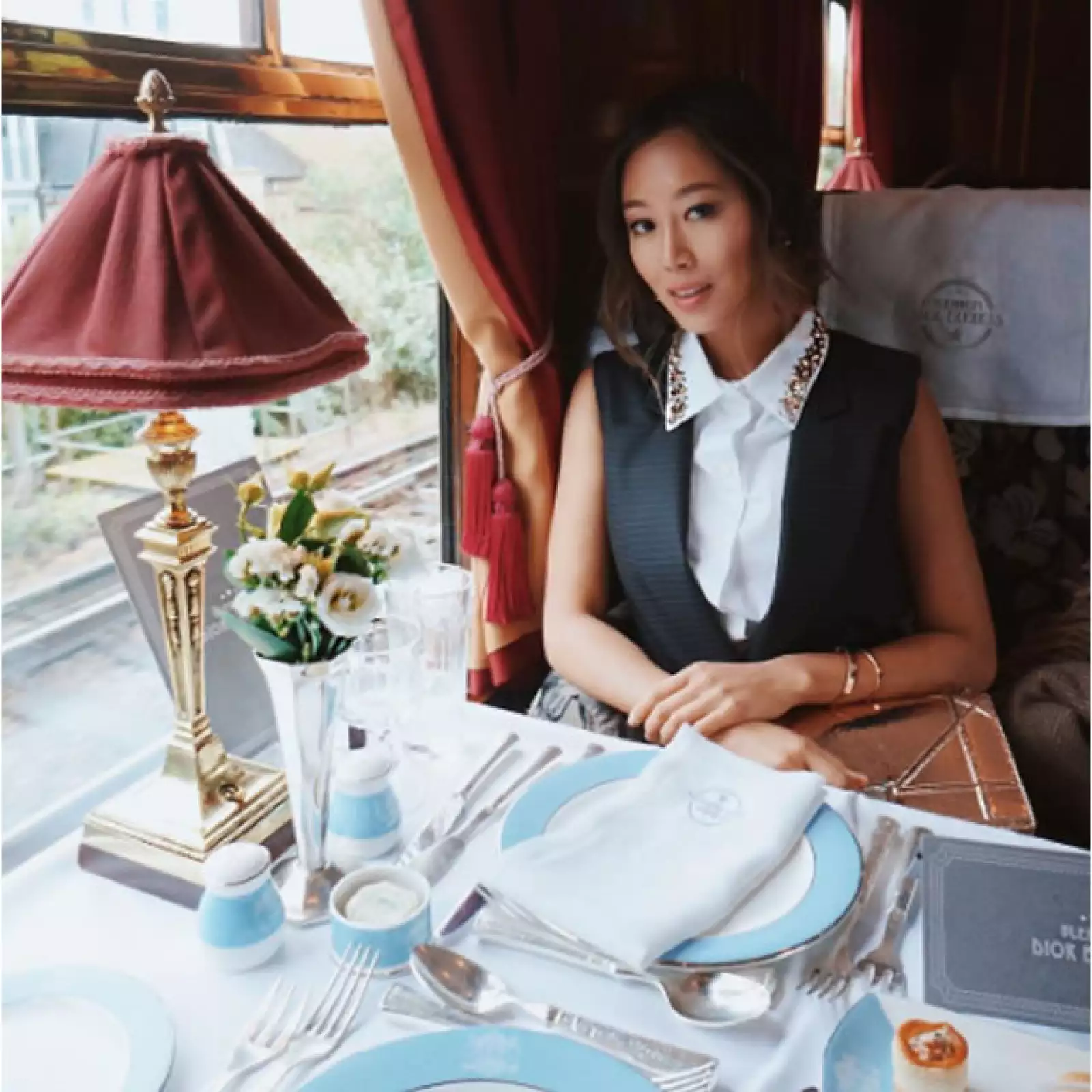 Aimee Song de Song of Style en el `Dior Express´.