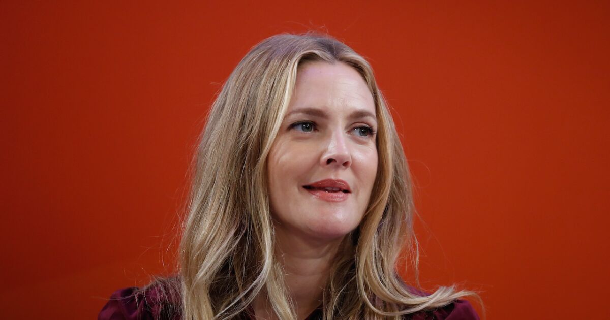 La razón por la que Drew Barrymore es acusada de racista