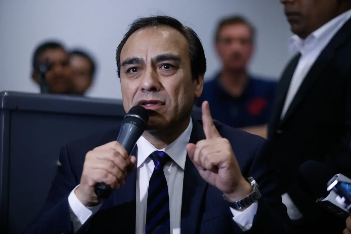 Candidato_Julian_Leyzola-3.jpg