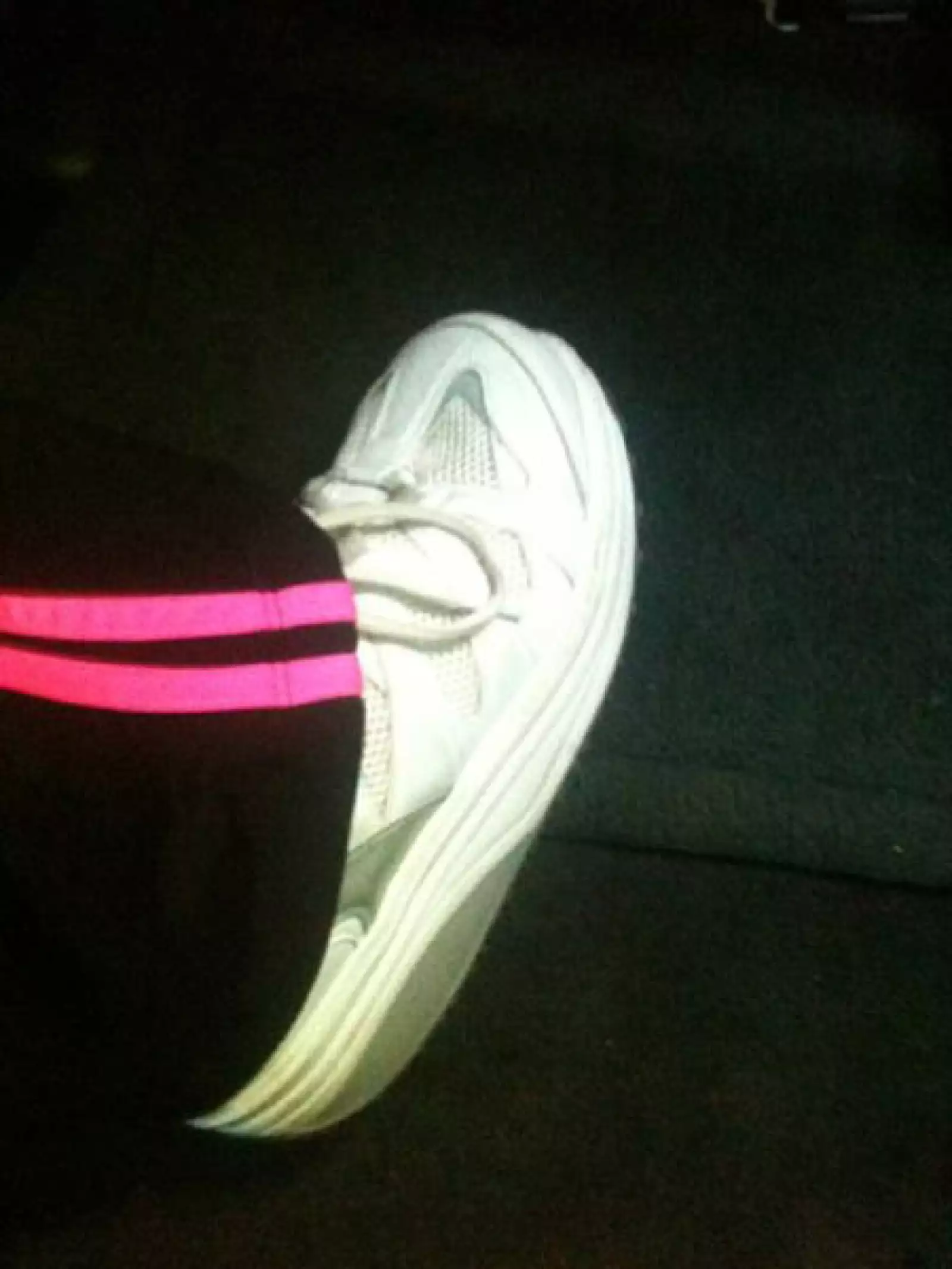 Claro que no podían faltar los zapatos para hacer ejercicio.