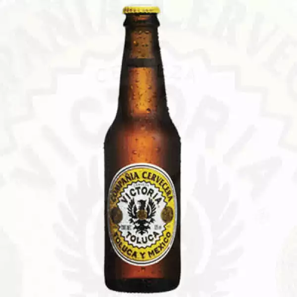 Grupo Modelo lanzó una campaña publicitaria para su marca Victoria en la que retoma los diseños de sus etiquetas desde su origen.