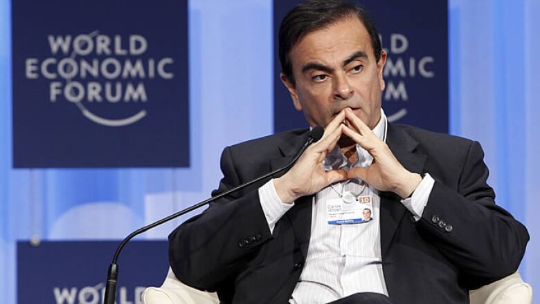 El director general de la alinza Renault-Nissan, Carlos Ghosn, instó a las naciones a planear métodos de energía híbrida tal como los que se desarrollan para sus vehículos comerciales.