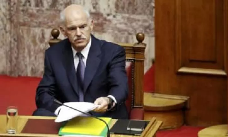 George Papandreou culpa a calificadoras, paraísos fiscales, ‘especuladores de derivados’ y a la prensa por ahuyentar a potenciales inversionistas. (Foto: AP)