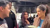 Rosalía visitó el tianguis de La Lagunilla 