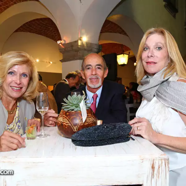 Eva Hernández Casanova, Raúl Martínez Ostos y Leslie Gold