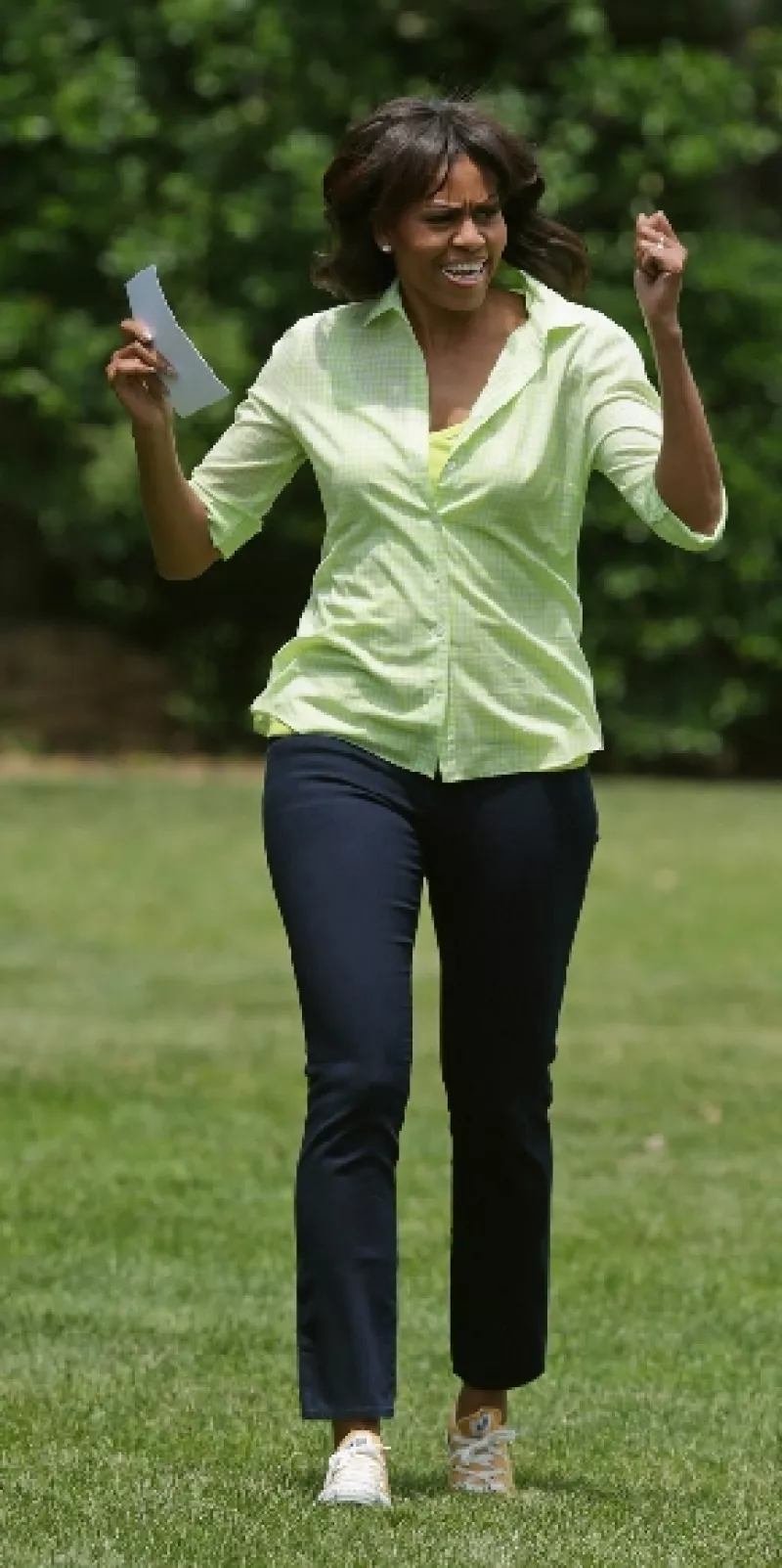 No se alarmen, la producción "Songs for a Healthier America" es parte de su campaña contra la obesidad y aunque no cantará sí participará en los videos promocionales.