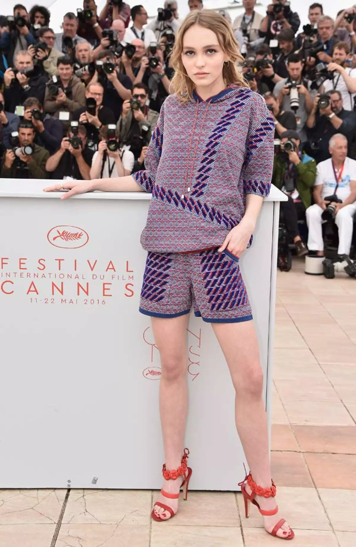 Lily Rose Depp defendió a su padre con un post en Instagram en el que lo llama la persona más tierna y amorosa que ha conocido.
