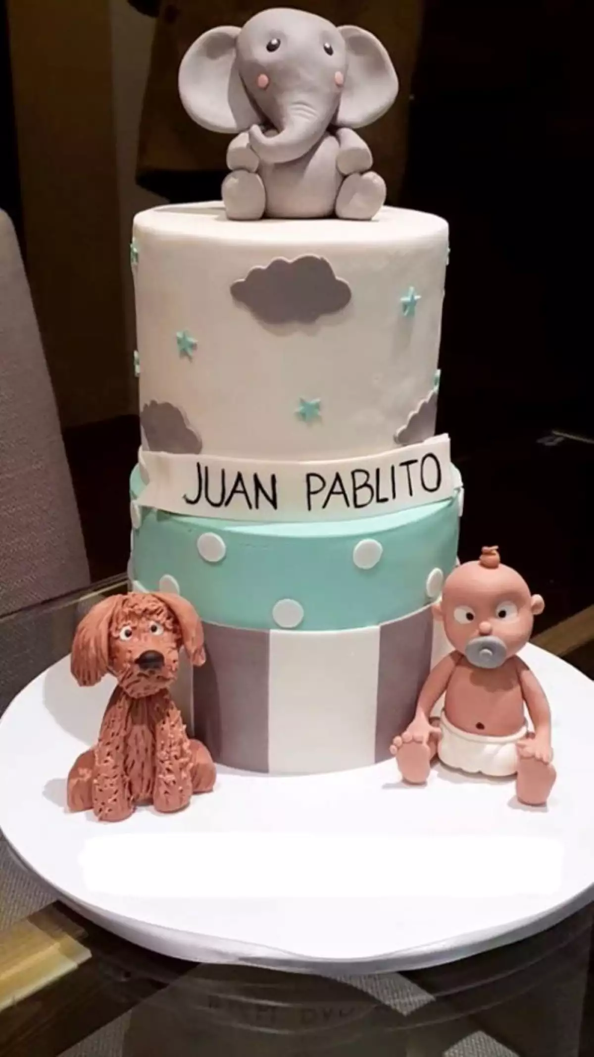 Primer mes del hijo de Eruviel Ávila y María Irene Dipp 3.jpg