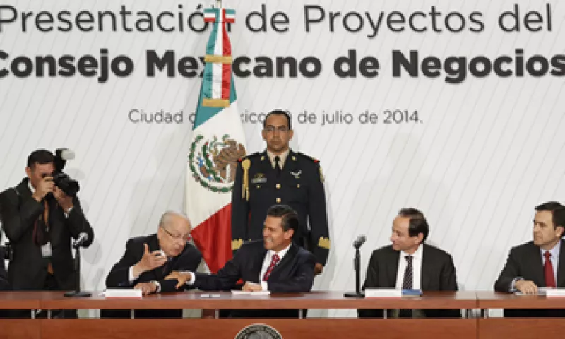 El presidente se reunió con integrantes del Consejo Mexicano de Hombres de Negocios. (Foto: Notimex)