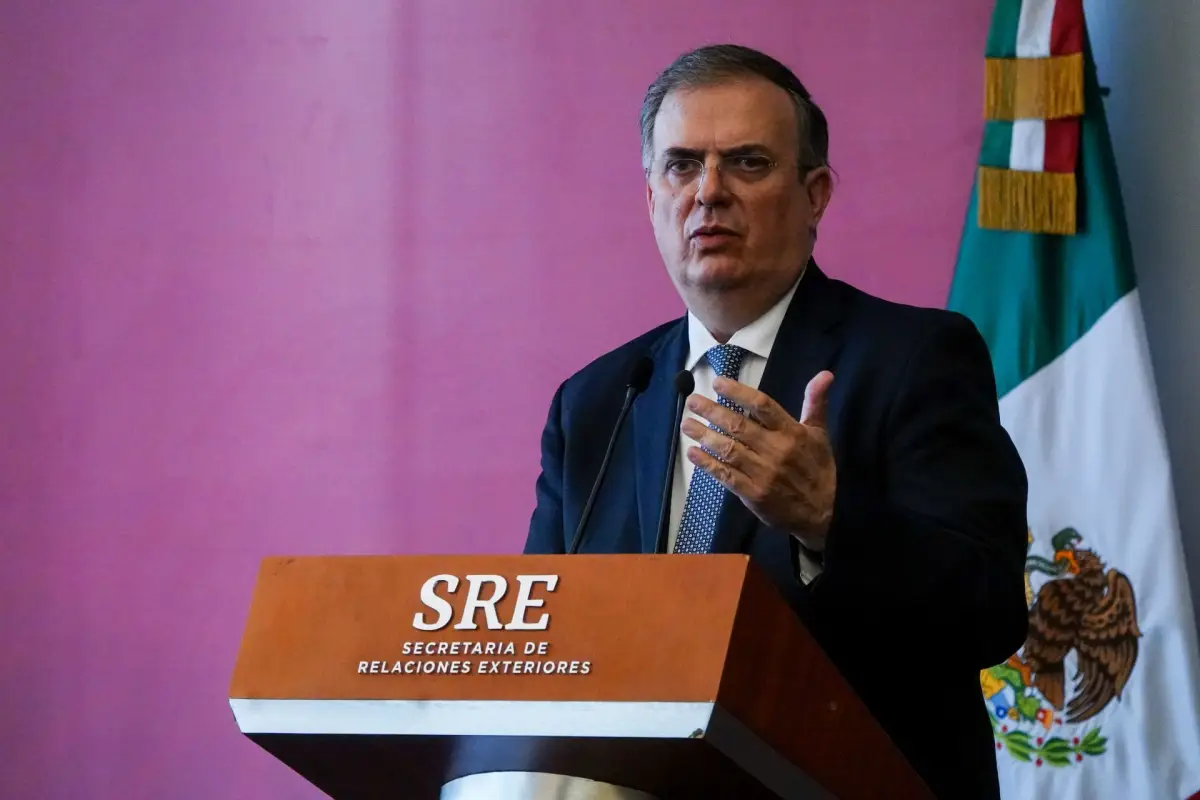 Ebrard anuncia programas sociales en Los Ángeles