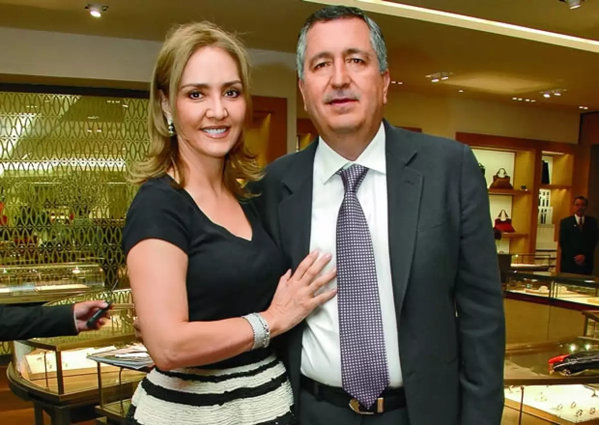 La nueva edición de la revista Quién publicó las imágenes del exclusivo jet, que cuenta con una suite, sala de conferencias y cuarto de televisión, entre otros detalles personalizados.
