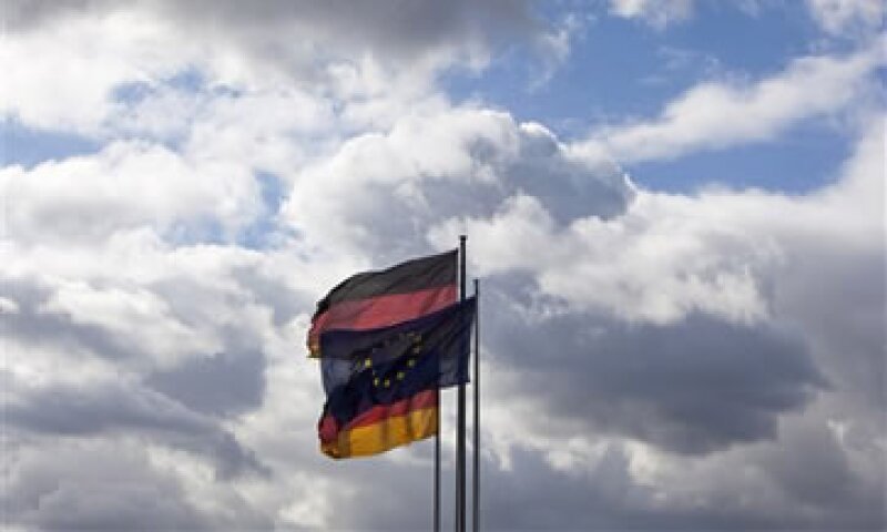 El euro había tocado un máximo de un mes contra el dólar ante las expectativas sobre la cumbre europea. (Foto: AP)