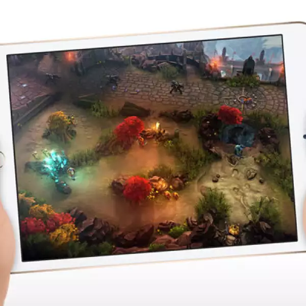 La tableta cuenta con un chip A7 con arquitectura de 64 bits, lo que le permite un alto rendimiento sin sacrificar batería.