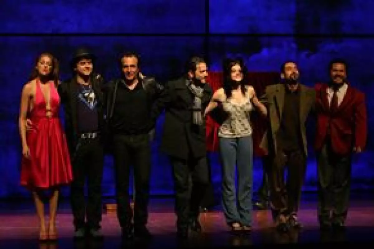 El actor de ‘Babel’ apoyó a su amigo en su última representación en la ciudad de México de la obra ‘El buen canario’, la cual se va de gira por el país.